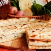 Как приготовить дома вкусные и сытные осетинские пироги?