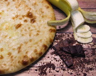 Осетинский пирог с шоколадом и бананом